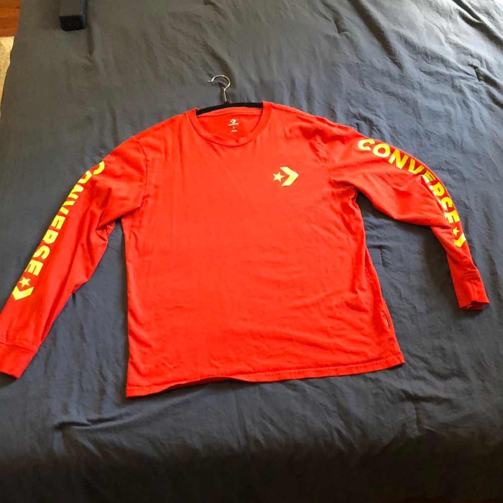 MEN’S LARGE CONVERSE LONG SLEEVE T-SHIRT. (Red)